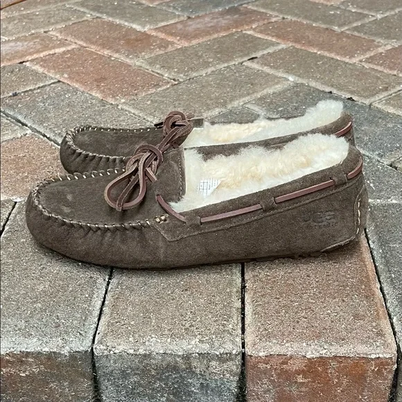 UGG brown suede mocassins - Picture 4 of 12